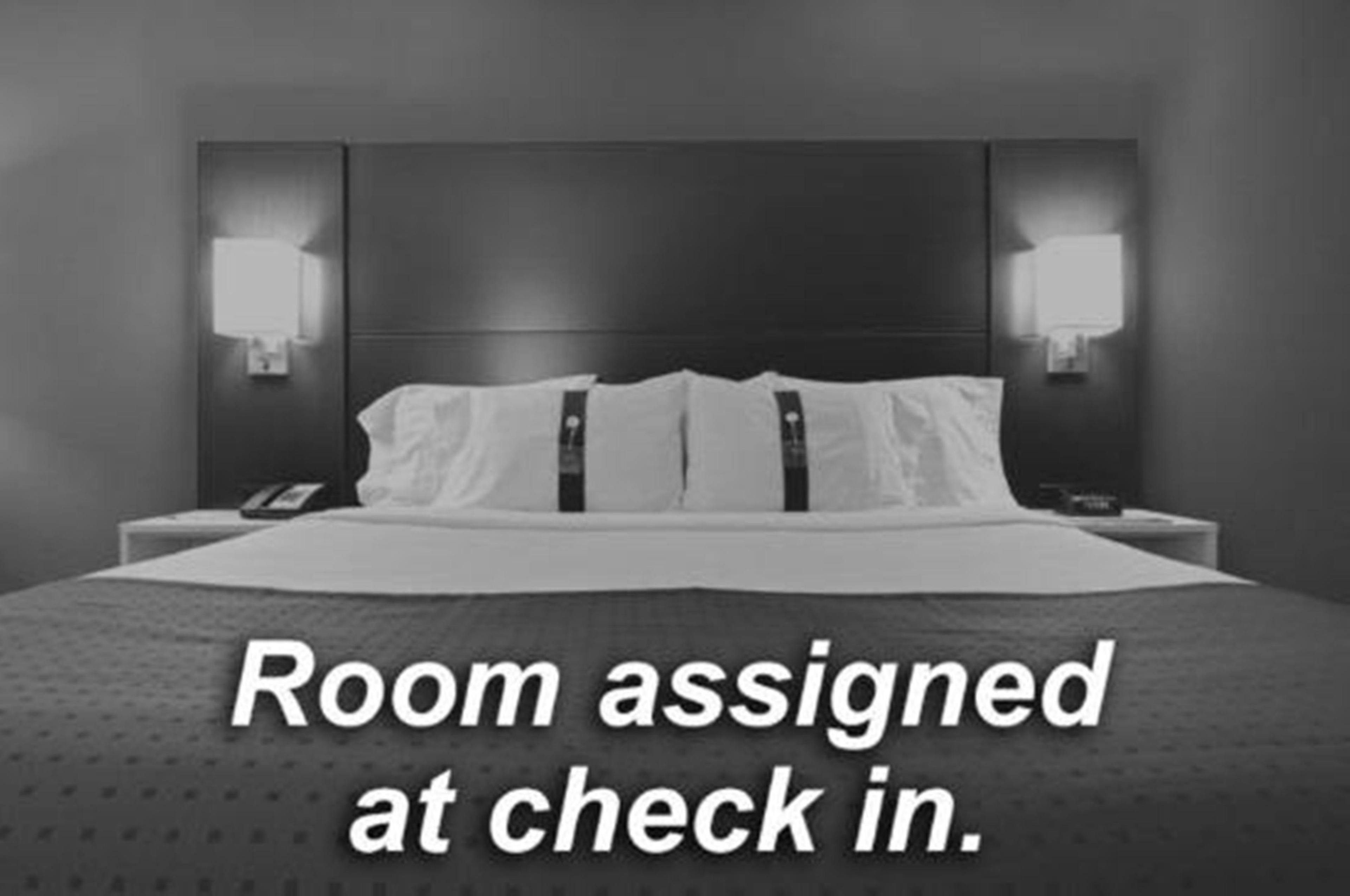 Express By Ihg Hotel Shawnee