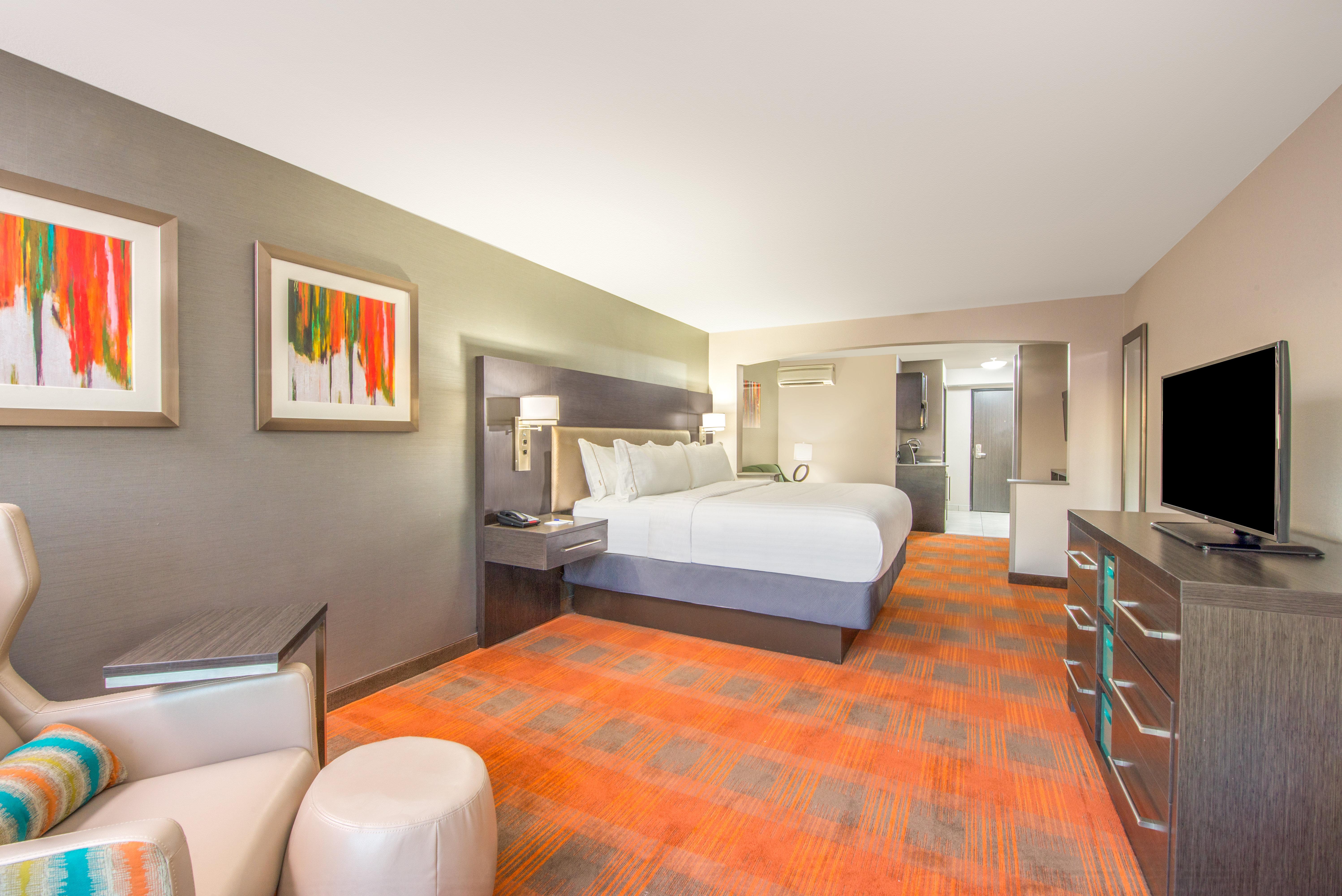Express By Ihg Hotel Shawnee